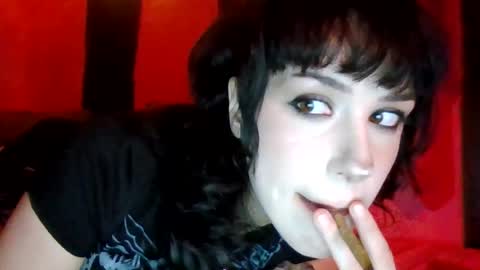 twizzytoxic22 online show from 3, 7, 2026