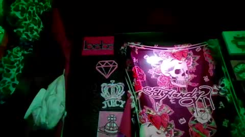 twizzytoxic22 online show from 7, 7, 2026