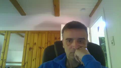 twoperes online show from 18, 5, 2026