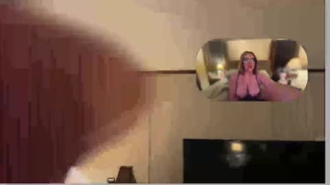 twosmallholes42 online show from 3, 3, 2026