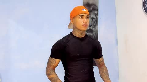 tyler_bell_ online show from 13, 5, 2026