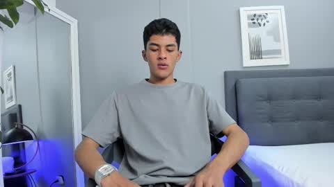 Snapshot of tyler_fox_ chatting on 27, 10, 2025 Tyler Fox online show from 27, 10, 2025