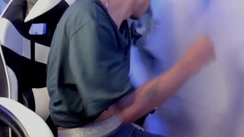 Tyler Garcia  online show from 25, 2, 2025