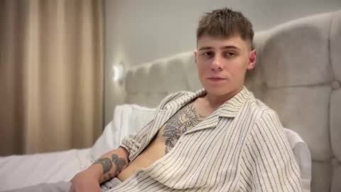 Snapshot of tyler_garrner chatting on 10, 9, 2025 tyler_garrner online show from 10, 9, 2025