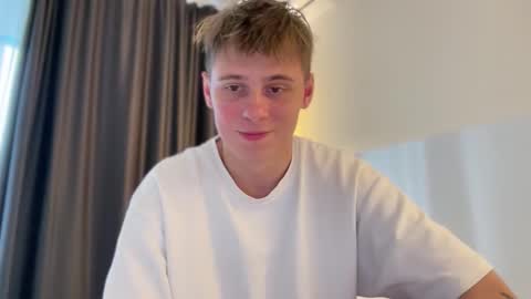 Snapshot of tyler_garrner chatting on 6, 10, 2025 tyler_garrner online show from 6, 10, 2025