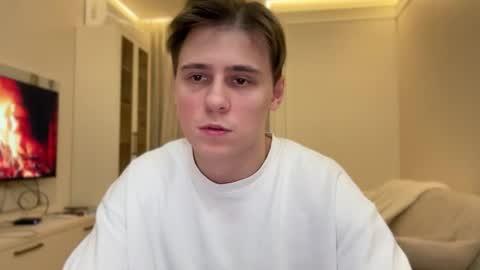 Snapshot of tyler_garrner chatting on 29, 10, 2025 tyler_garrner online show from 29, 10, 2025