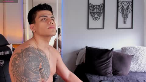 Snapshot of tyler_muscle chatting on 14, 12, 2024 David online show from 14, 12, 2024