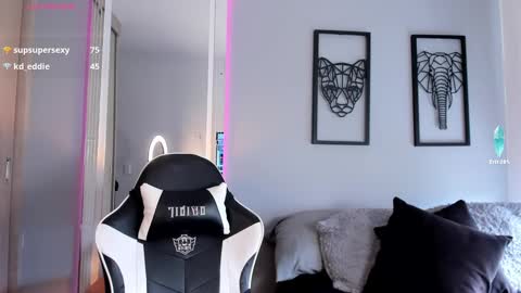 Snapshot of tyler_muscle chatting on 19, 12, 2024 David online show from 19, 12, 2024