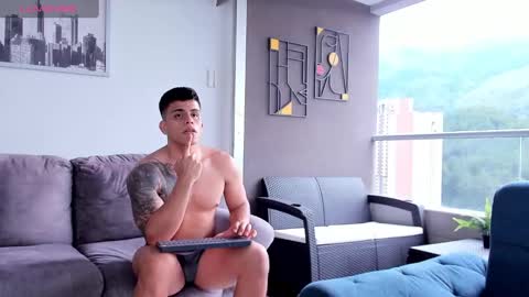 Snapshot of tyler_muscle chatting on 23, 2, 2025 David online show from 23, 2, 2025