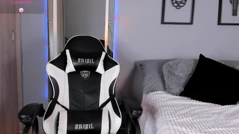 Snapshot of tyler_muscle chatting on 11, 3, 2025 David online show from 11, 3, 2025