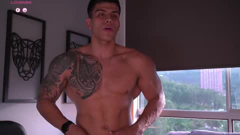 Snapshot of tyler_muscle chatting on 12, 9, 2025 David online show from 12, 9, 2025