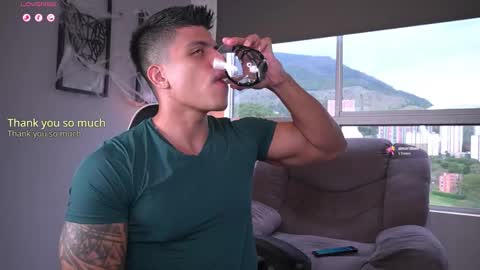 Snapshot of tyler_muscle chatting on 11, 10, 2025 David online show from 11, 10, 2025