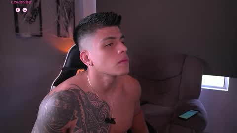 Snapshot of tyler_muscle chatting on 26, 10, 2025 David online show from 26, 10, 2025