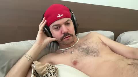 Tyleruzi online show from 6, 12, 2024