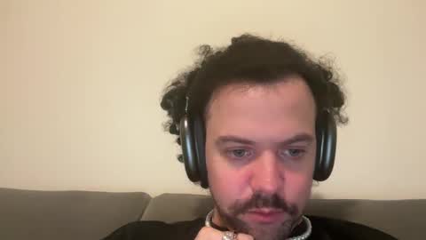 Tyleruzi online show from 11, 12, 2024