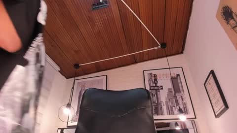 Snapshot of tylla_ chatting on 17, 9, 2025 online show from 17, 9, 2025