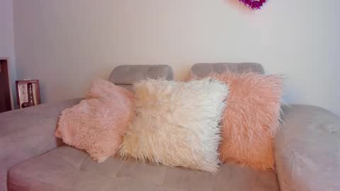 tylla__ online show from 24, 2, 2026