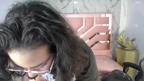 Snapshot of tyna_ch chatting on 14, 1, 2025 TYNA online show from 14, 1, 2025