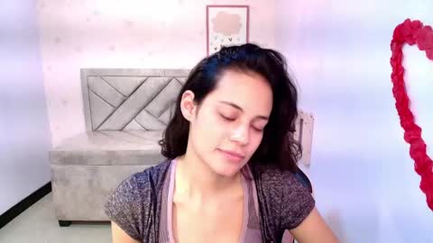 Snapshot of tyna_ch chatting on 26, 2, 2025 TYNA online show from 26, 2, 2025