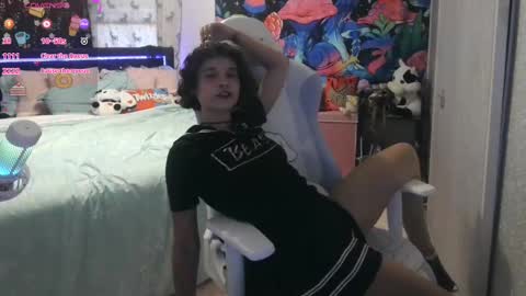 Snapshot of tyra_liana chatting on 5, 3, 2025 Tyra Liana online show from 5, 3, 2025