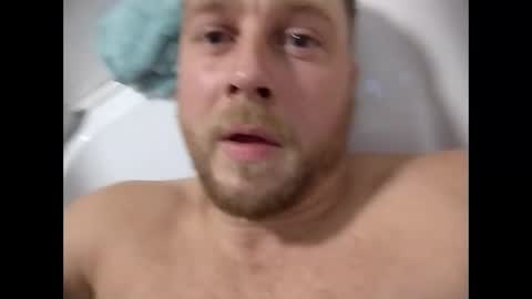 Snapshot of tyreking chatting on 6, 11, 2025 tyreking online show from 6, 11, 2025