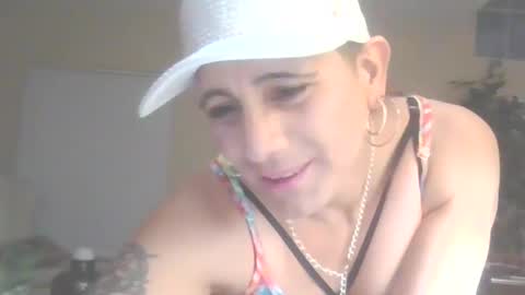 Snapshot of uandme_baby chatting on 6, 3, 2025 Azelia B online show from 6, 3, 2025