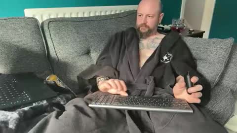 Snapshot of ukgooner87 chatting on 12, 4, 2026 ukgooner87 online show from 12, 4, 2026