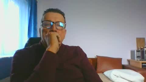 ulmeni4 online show from 4, 12, 2024