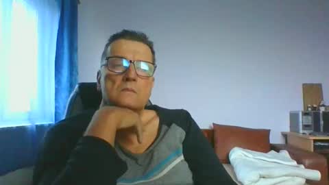 ulmeni4 online show from 8, 12, 2024