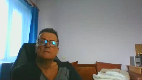 ulmeni4 online show from 15, 12, 2024