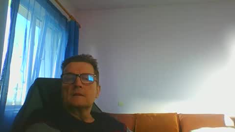 ulmeni4 online show from 4, 3, 2025