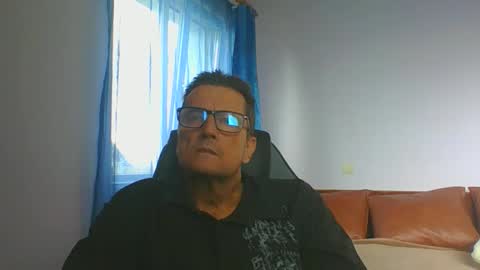 ulmeni4 online show from 15, 10, 2025