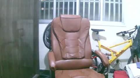 Snapshot of ulmo_br chatting on 25, 10, 2025 ulmo_br online show from 25, 10, 2025