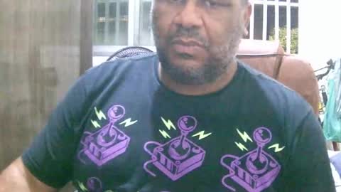 Snapshot of ulmo_br chatting on 27, 10, 2025 ulmo_br online show from 27, 10, 2025