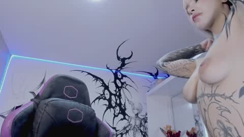 Snapshot of unachimbaherida chatting on 1, 2, 2025 Elle Danielle  online show from 1, 2, 2025