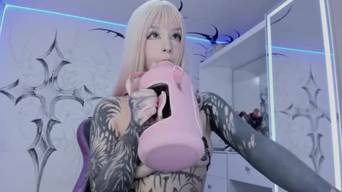 Snapshot of unachimbaherida chatting on 3, 2, 2025 Elle Danielle  online show from 3, 2, 2025