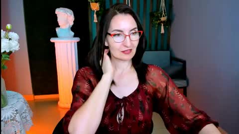Snapshot of unatera chatting on 15, 5, 2026 UnaTera online show from 15, 5, 2026