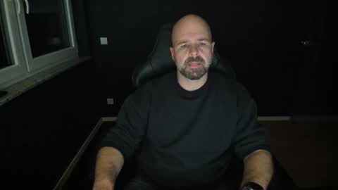 Snapshot of uncle_bear chatting on 31, 10, 2025 Uncle Bear online show from 31, 10, 2025