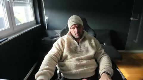 Snapshot of uncle_bear chatting on 27, 3, 2026 Uncle Bear online show from 27, 3, 2026