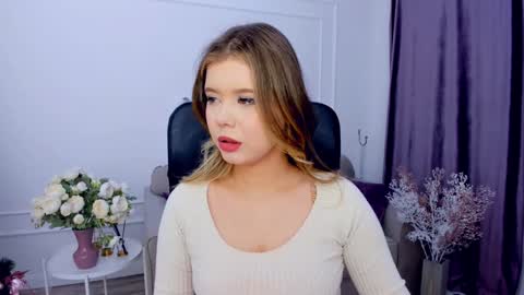 Snapshot of unforgettablalice chatting on 12, 1, 2025 Alice online show from 12, 1, 2025