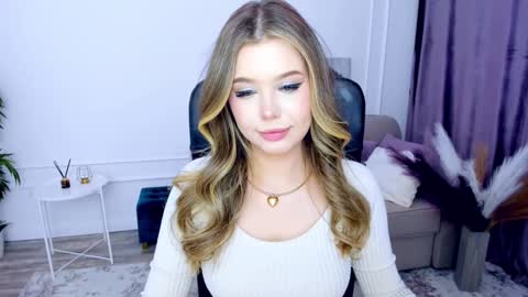 Snapshot of unforgettablalice chatting on 7, 2, 2025 Alice online show from 7, 2, 2025