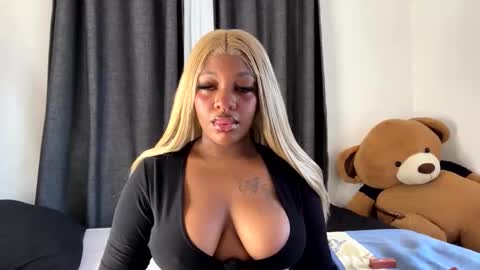 Unholybaddie online show from 21, 12, 2025