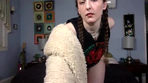 Lola Moonstone online show from 28, 2, 2026