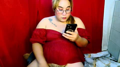 Snapshot of uramazingbomshel chatting on 16, 12, 2025 pretitit micole online show from 16, 12, 2025