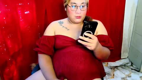 Snapshot of uramazingbomshel chatting on 17, 12, 2025 pretitit micole online show from 17, 12, 2025