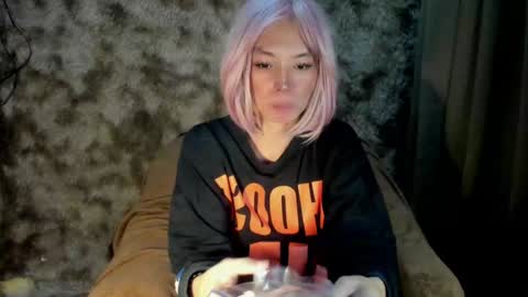 Snapshot of urasian_slut_yana chatting on 5, 2, 2025 yana online show from 5, 2, 2025