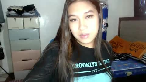 Snapshot of urasiangirl_crizelxxx chatting on 21, 2, 2025 Sweet Cutie Crizel online show from 21, 2, 2025