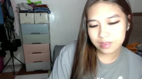 Snapshot of urasiangirl_crizelxxx chatting on 9, 3, 2025 Sweet Cutie Crizel online show from 9, 3, 2025