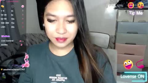 Snapshot of urasiangirl_crizelxxx chatting on 19, 9, 2025 Sweet Cutie Crizel online show from 19, 9, 2025