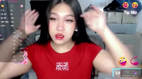 Snapshot of urasiangirl_crizelxxx chatting on 21, 9, 2025 Sweet Cutie Crizel online show from 21, 9, 2025